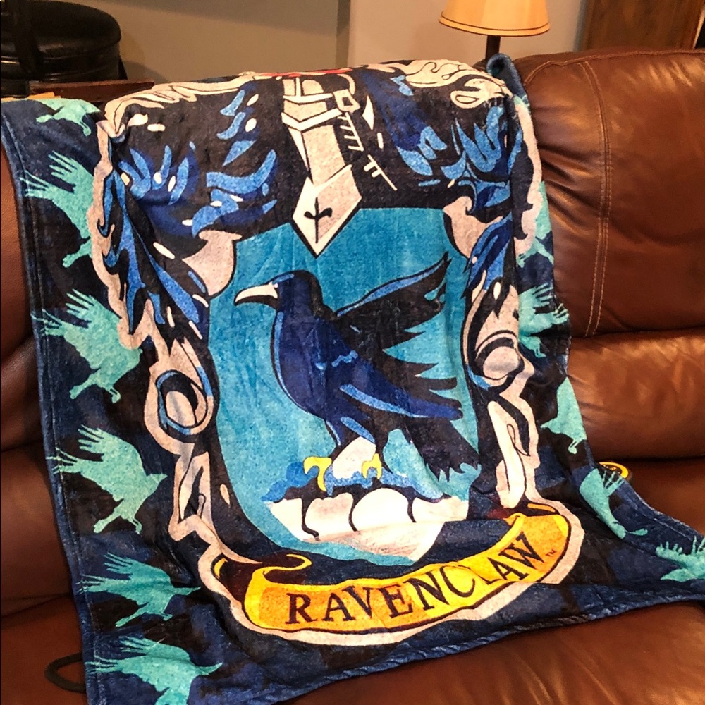 Ravenclaw Crest Throw Blanket - Blue Crest Design